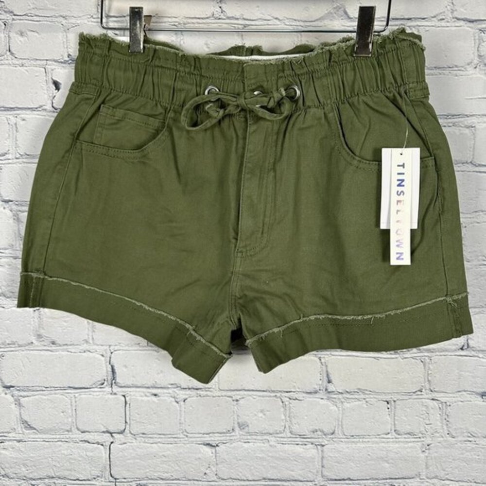Tinseltown Women's Denim Style Pocketed Cuffed‎ Pull On Shorts, Size 5/27, Olive